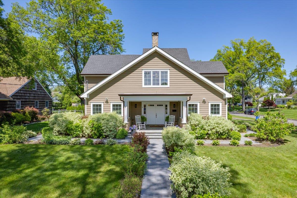 4 Clover Place, New Rochelle, New York image 2