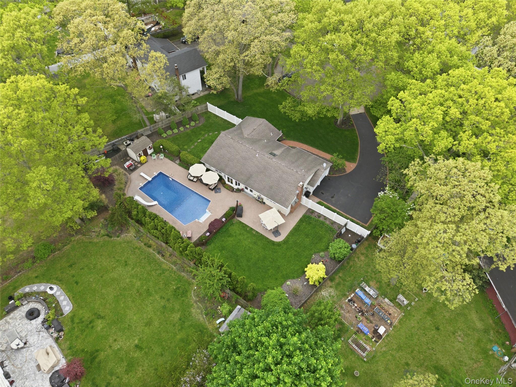 6 Hayden Court