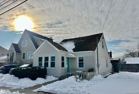 Homes For Sale - 9 Hamilton Avenue<br/> Island Park, NY 11558