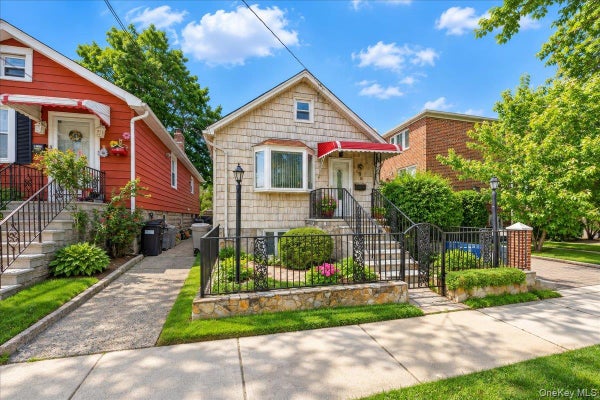 3293 LUCERNE ST, BRONX, NY 10465 - Image e36eb4e3a82d5af58c9cb79db4a80b8c/2974824585