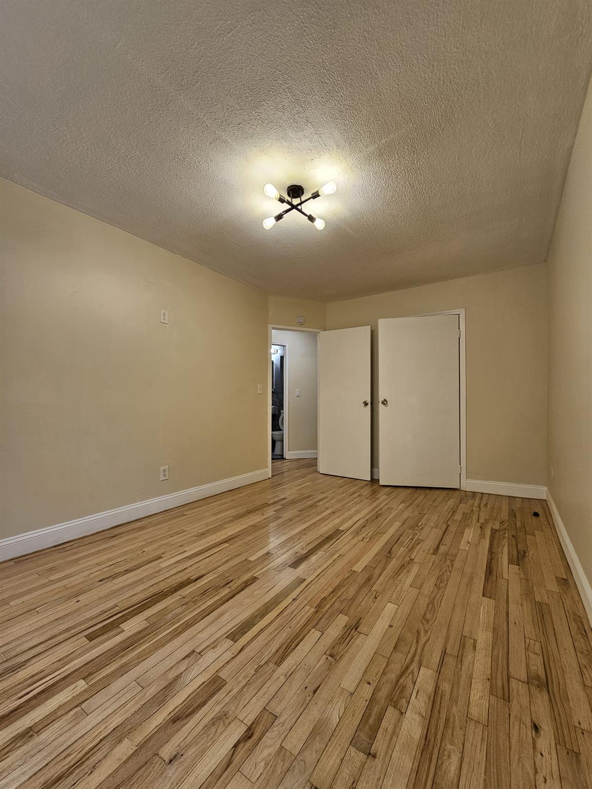 131 S 14th Avenue 1
