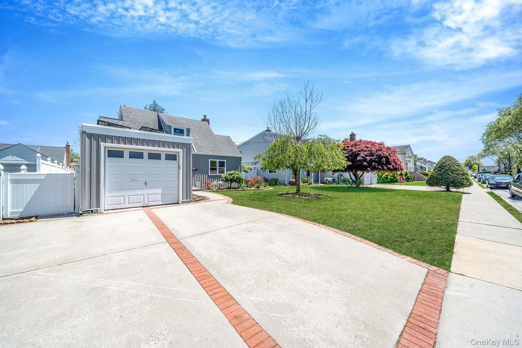 Photo of 16 Hapsburg Place, Hempstead, NY 11550 (MLS # 997021)