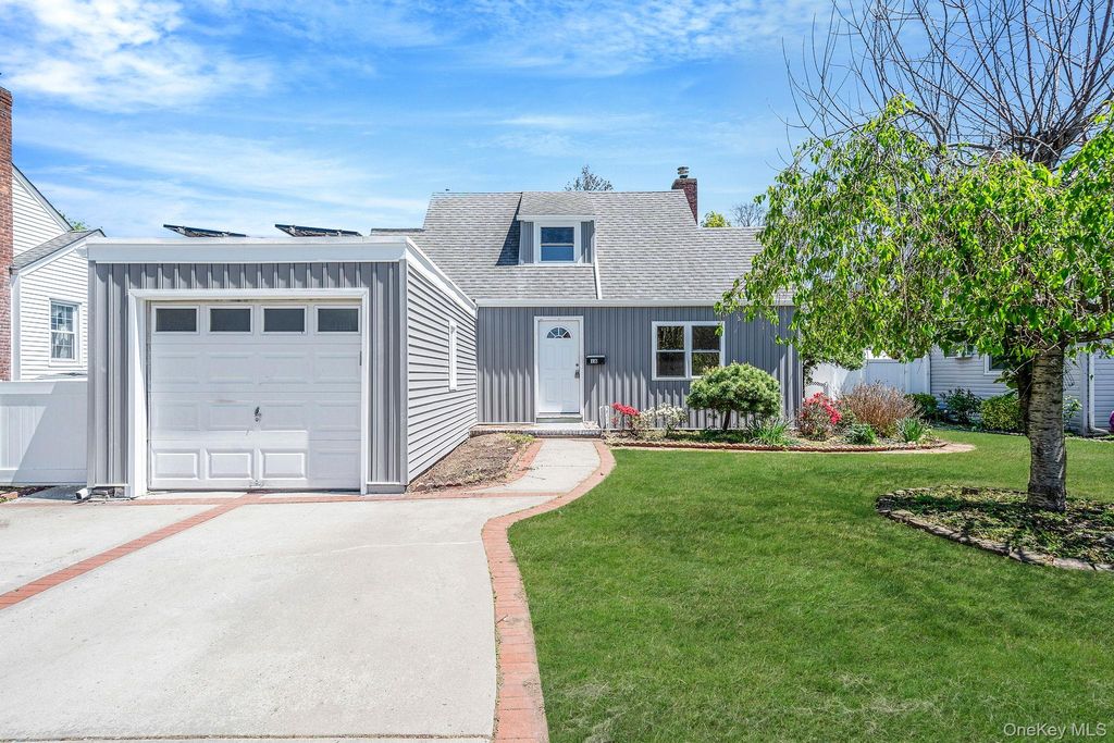 Photo of 16 Hapsburg Place, Hempstead, NY 11550 (MLS # 997021)