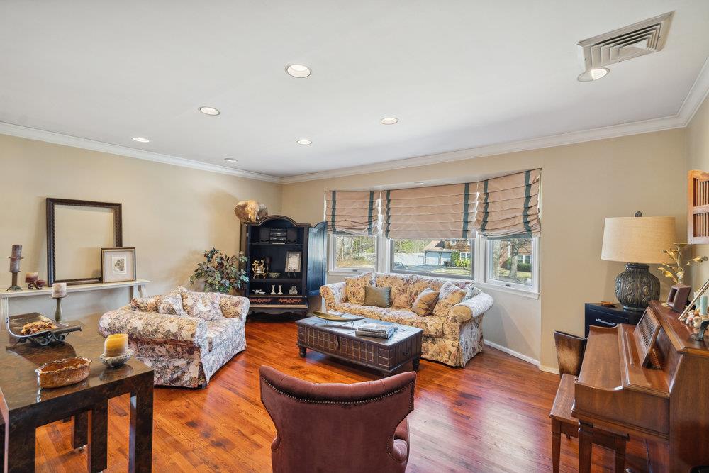 67 S Randolph Drive #136, Dix Hills, New York image 8