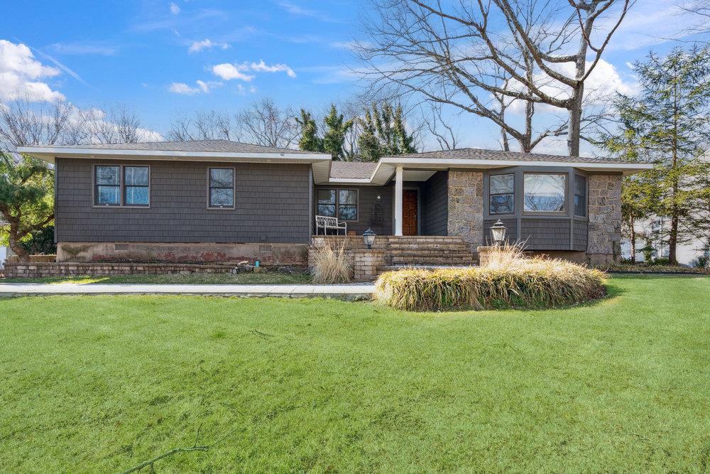 67 S Randolph Drive #136, Dix Hills, New York image 1