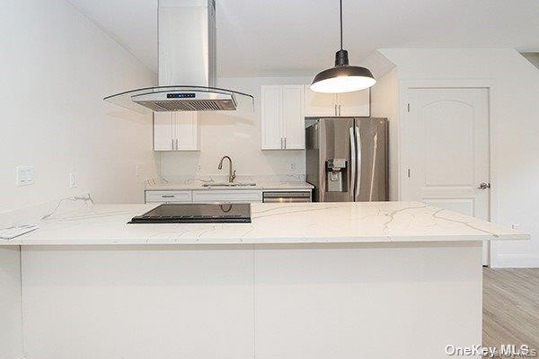 Roslyn, New York 11576, United States, 2 Bedrooms Bedrooms, ,2 BathroomsBathrooms,Residential,Active,250440