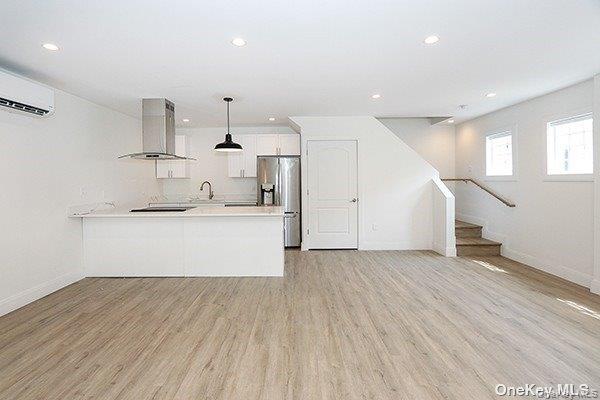 Roslyn, New York 11576, United States, 2 Bedrooms Bedrooms, ,2 BathroomsBathrooms,Residential,Active,250440