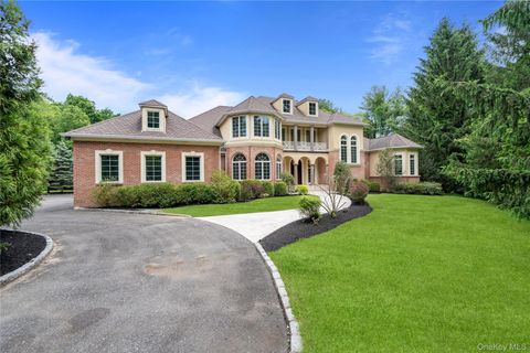 Homes For Sale - 1960 Midlane<br/> Syosset, NY 11791