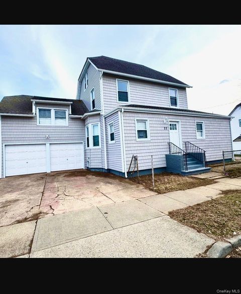 22 Colonial Avenue Freeport NY 11520