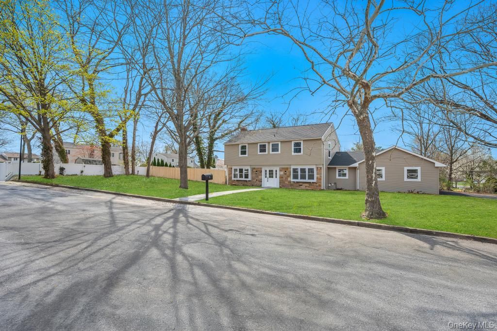 Photo of 4 Chevy Drive, South Setauket, NY 11720 (MLS # 986403)