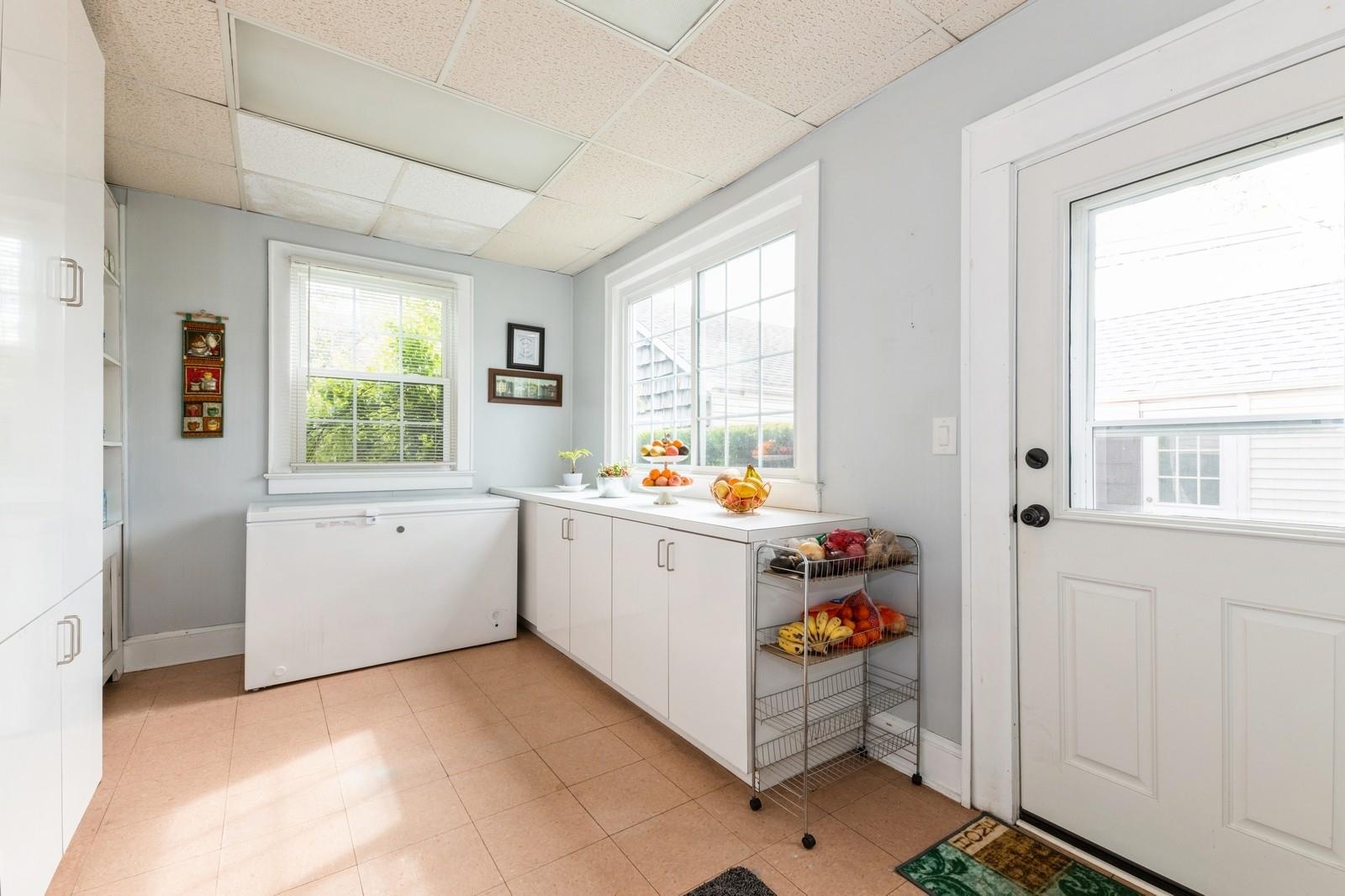186 Stuart Road, Valley Stream, New York image 11