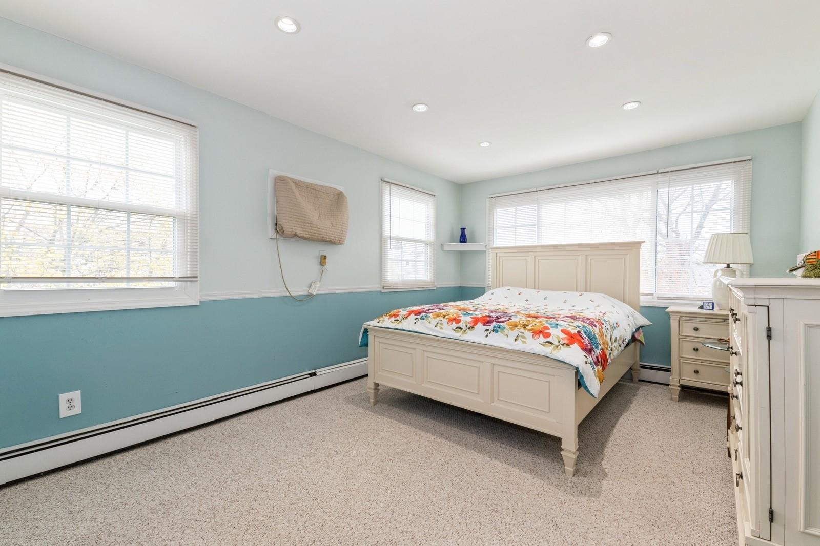 186 Stuart Road, Valley Stream, New York image 17