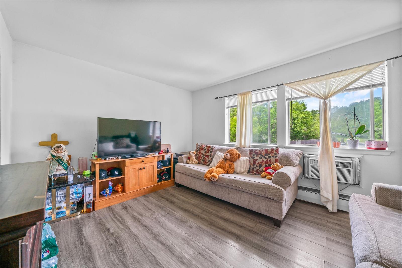 49 Ruth Court, Middletown, New York image 3