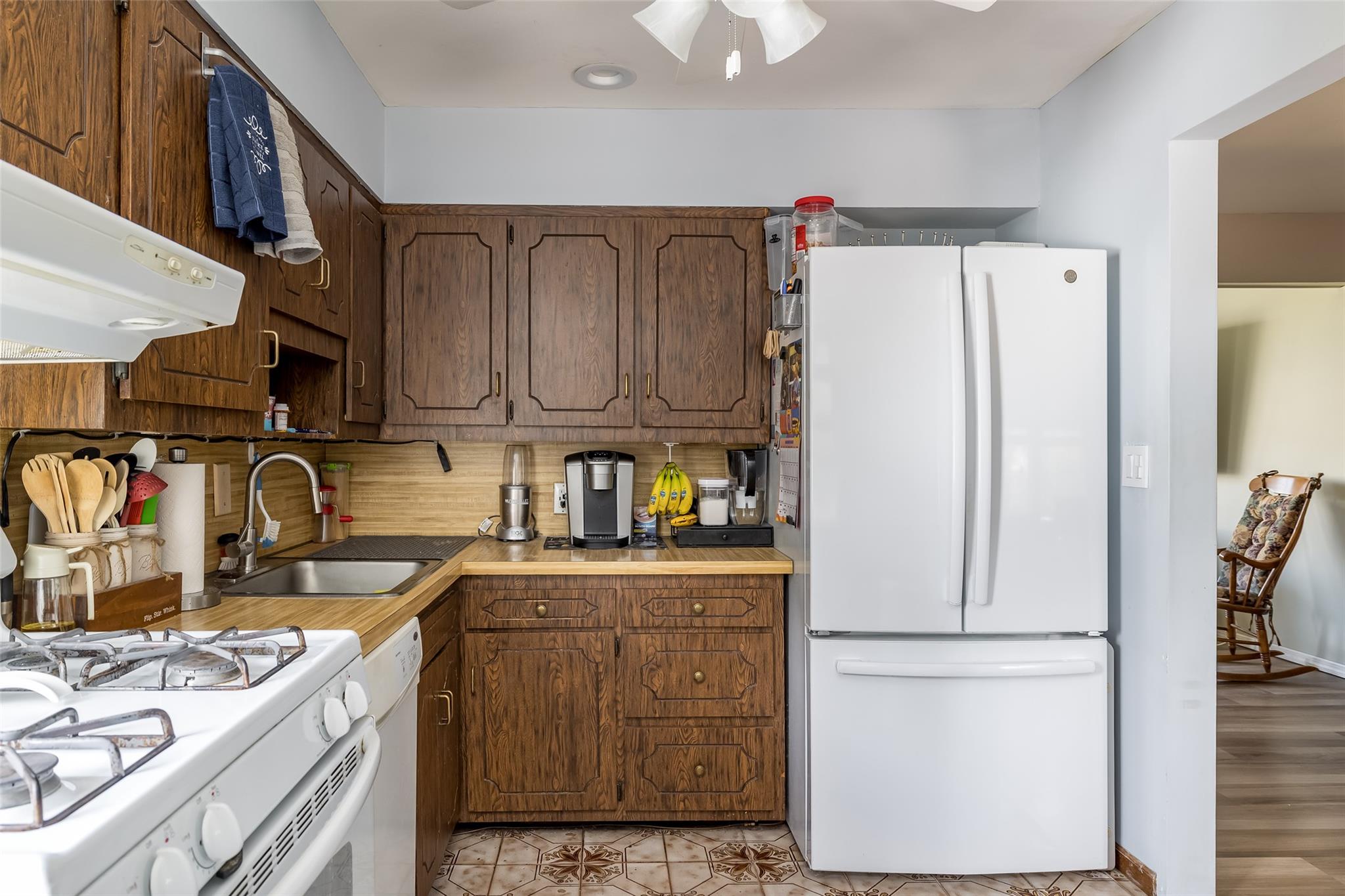 4 Prade Lane, Massapequa Park, New York image 6