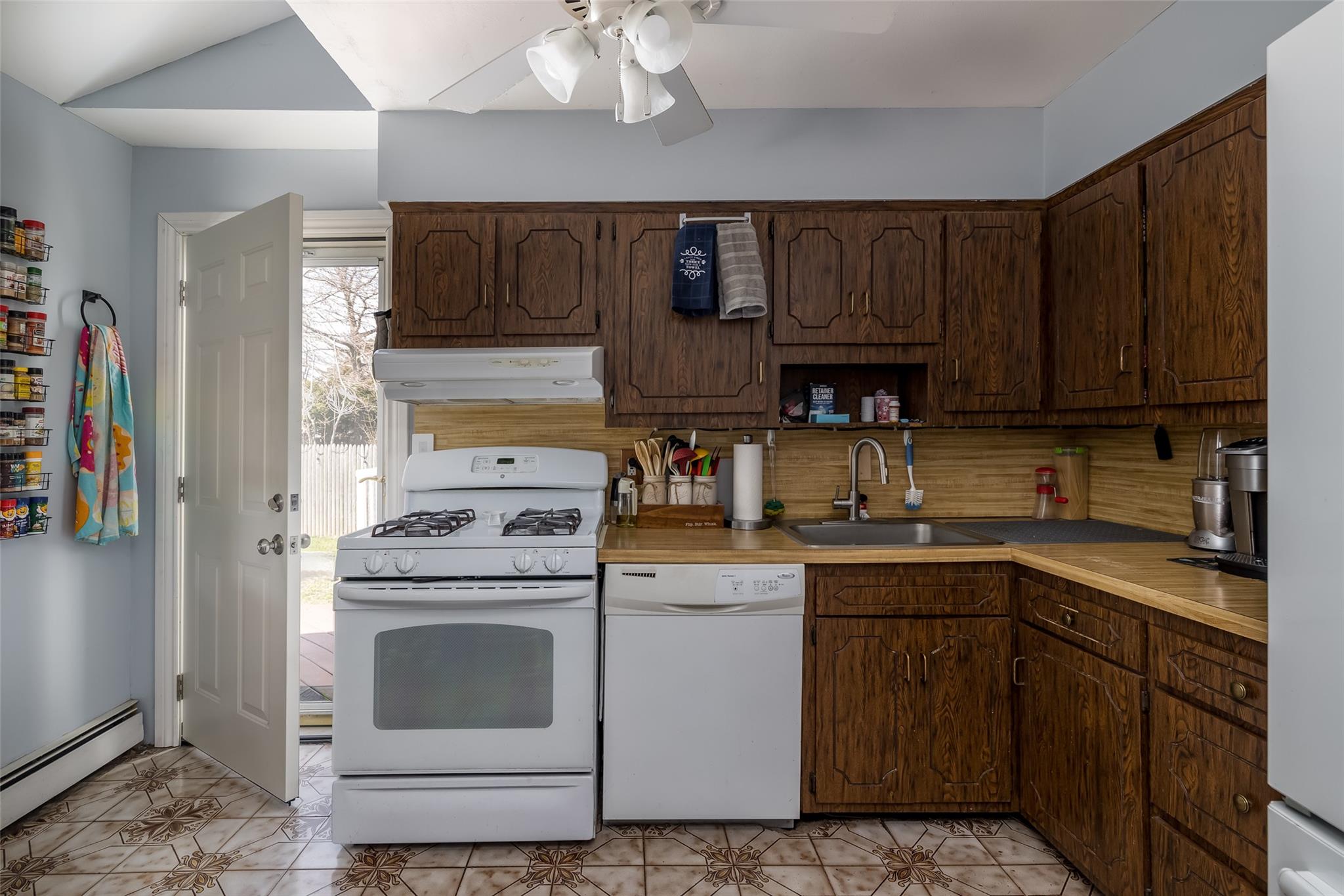 4 Prade Lane, Massapequa Park, New York image 5