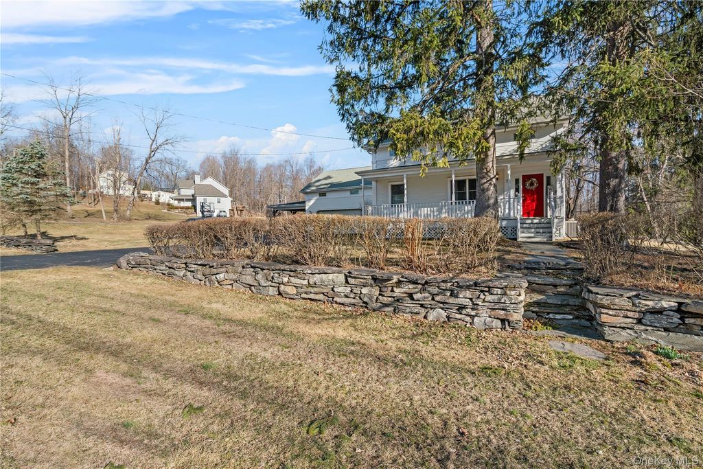 Photo of 2 Pine Tree Road, Monroe, NY 10950 (MLS # 975100)