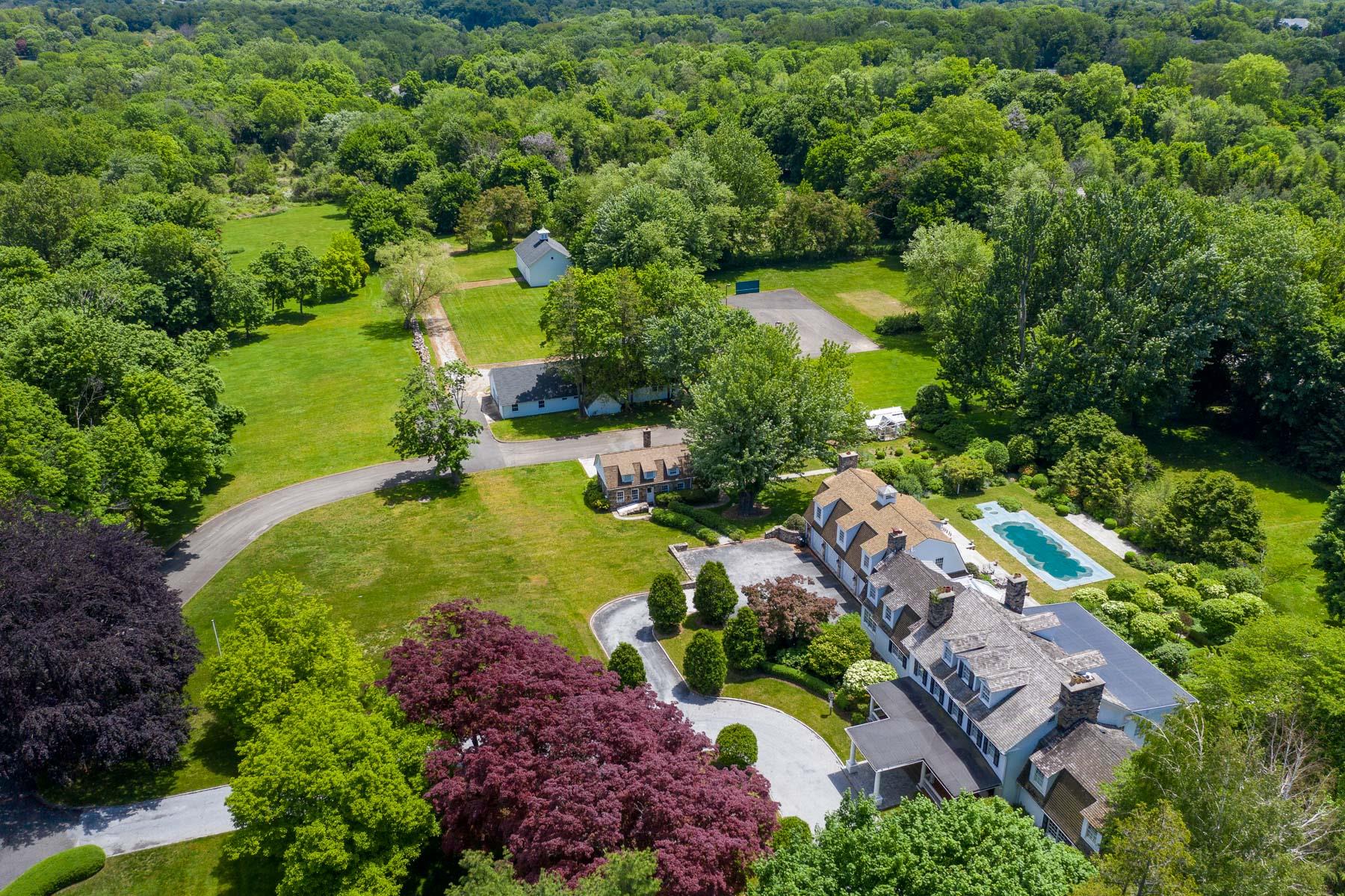 Purchase Street St, Harrison, New York - 8 Bedrooms  
9.5 Bathrooms  
21 Rooms - 