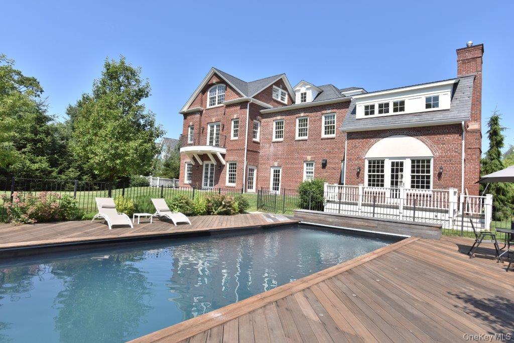 5020 Grosvenor Avenue