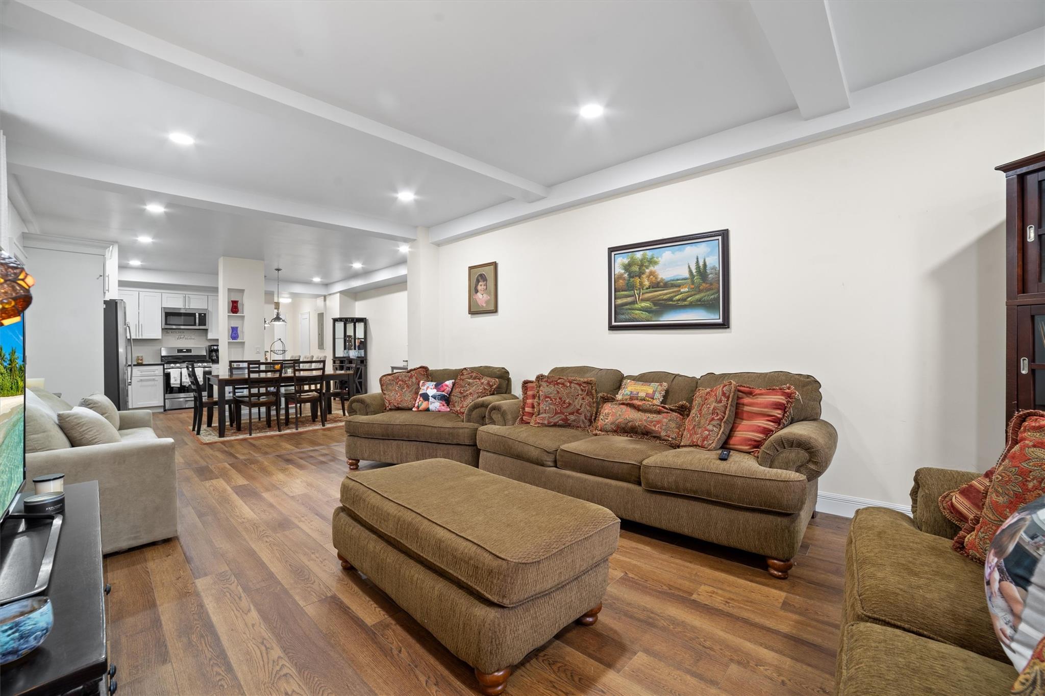 90 Bryant Avenue #FTD, White Plains, New York image 16