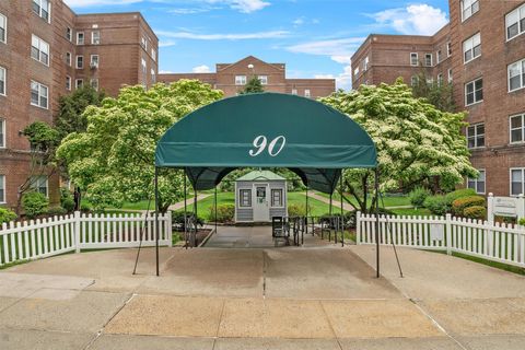 Photo of 90 Bryant Avenue #FTD, White Plains, NY 10605 (MLS # 858787)