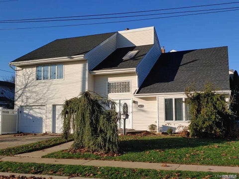 Homes For Rent - 4025 Boston Avenue<br/> Seaford, NY 11783