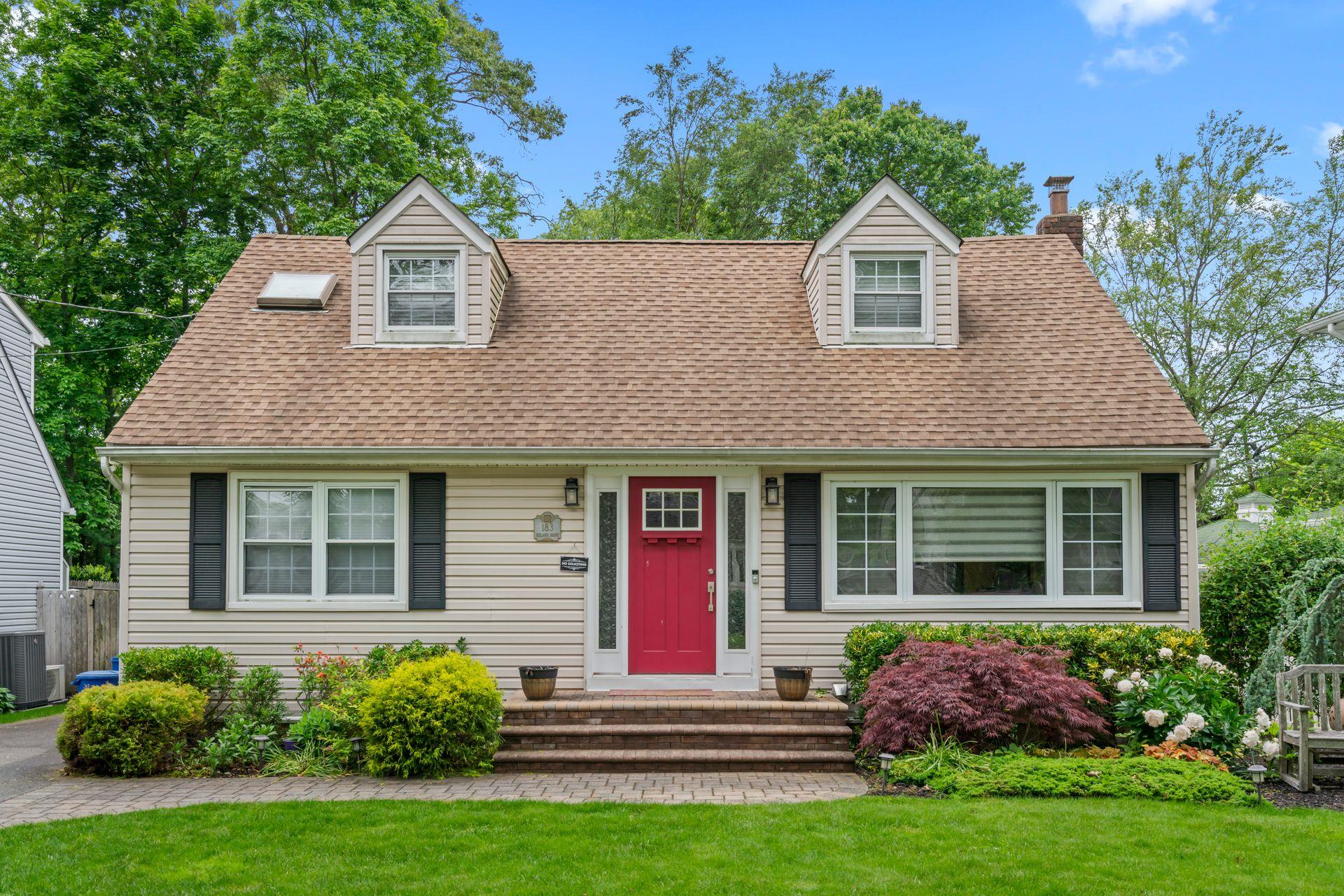 Iceland Drive, South Huntington, Hamptons, NY - 3 Bedrooms  
2 Bathrooms - 