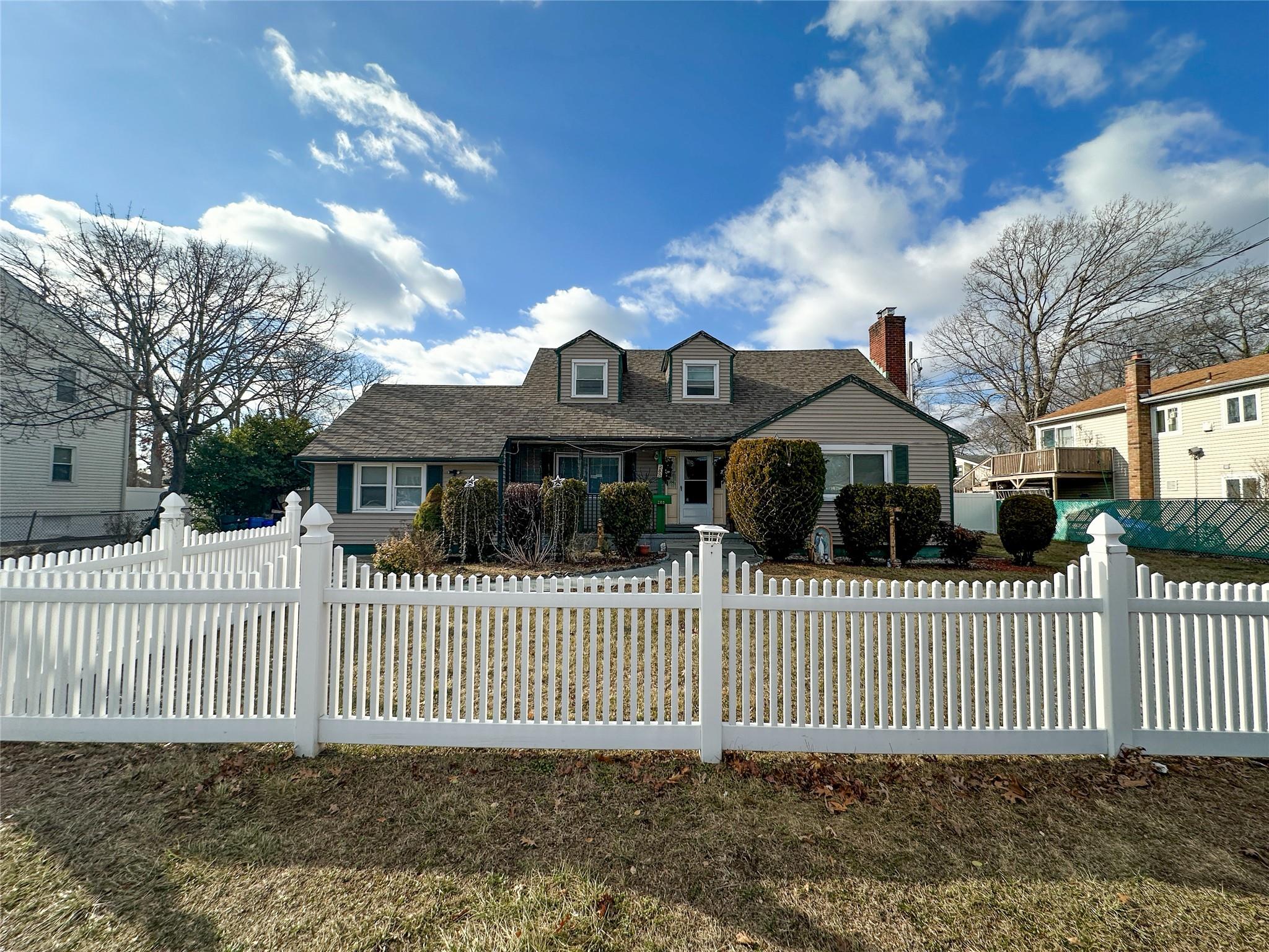 265 Beachview Street, Copiague, New York image 1