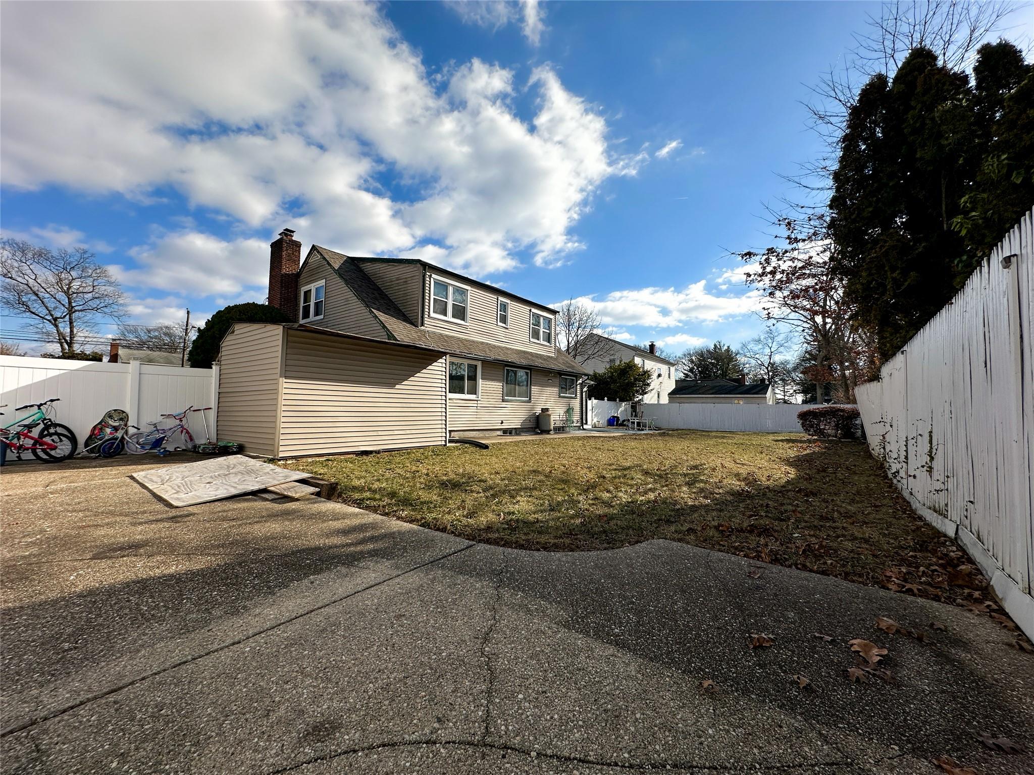 265 Beachview Street, Copiague, New York image 12