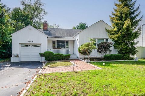 Photo of 3354 Knight Street, Oceanside, NY 11572 (MLS # 919665)