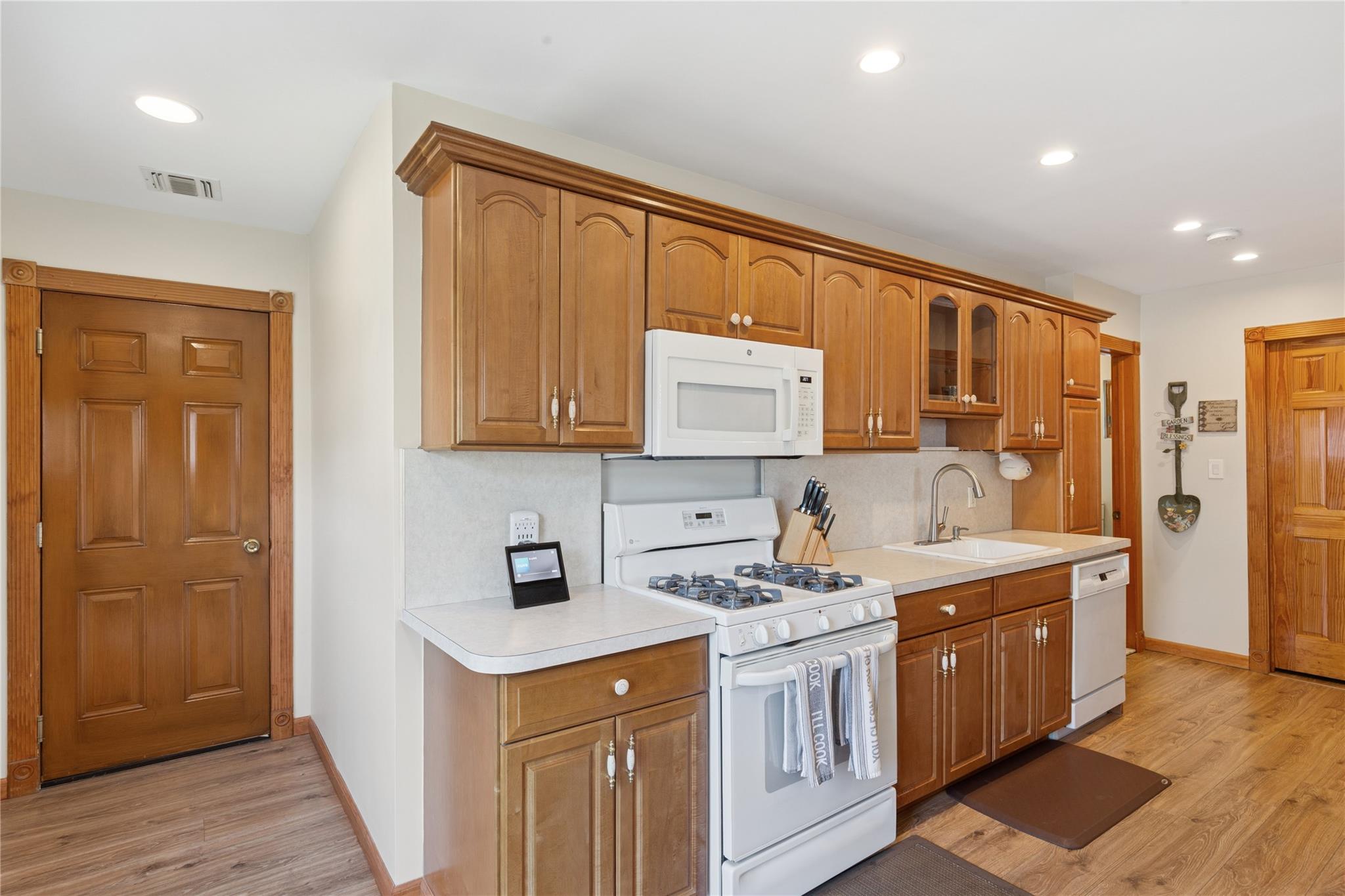 183 N Greene Avenue, Lindenhurst, New York image 13