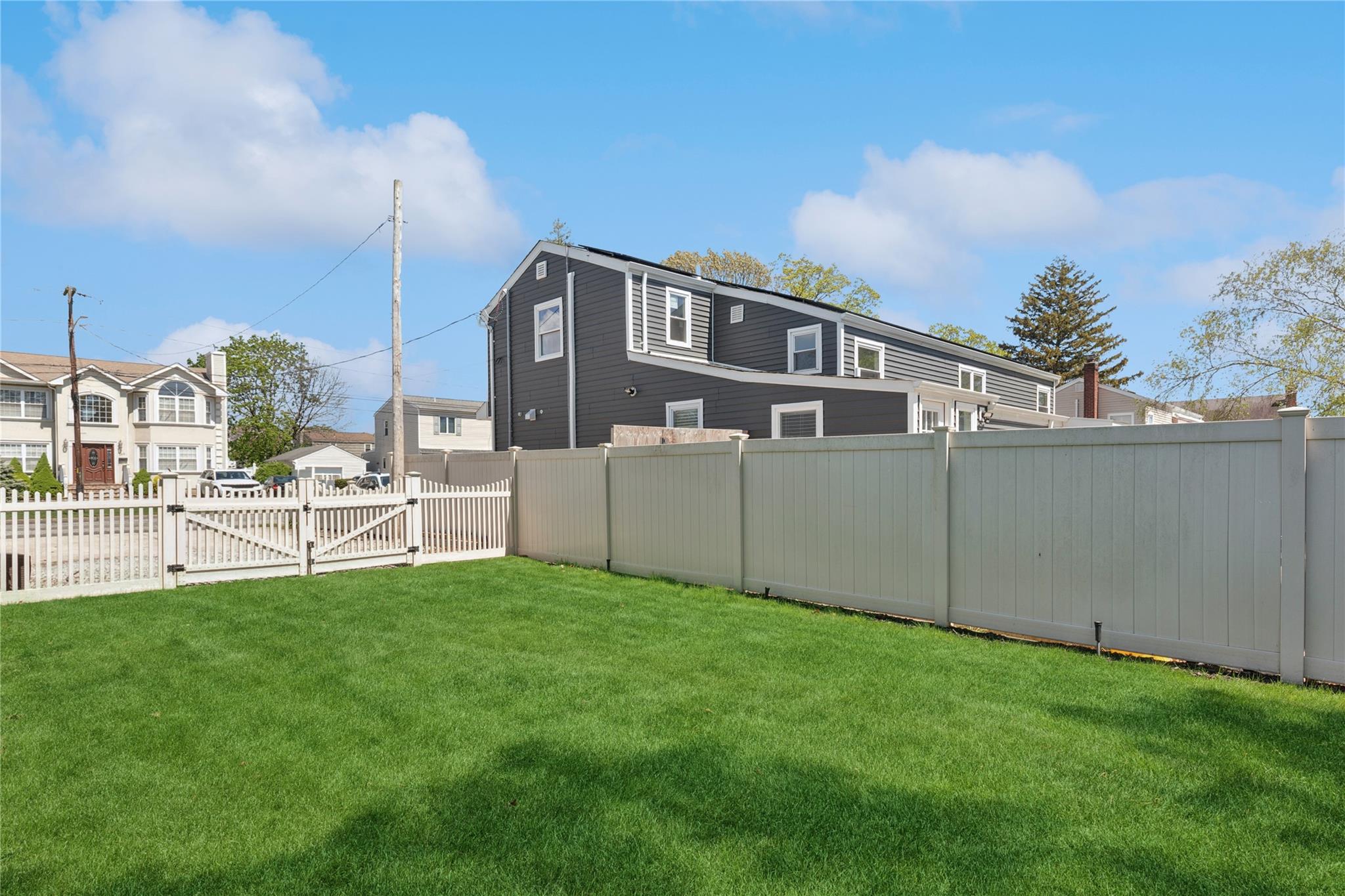 183 N Greene Avenue, Lindenhurst, New York image 30