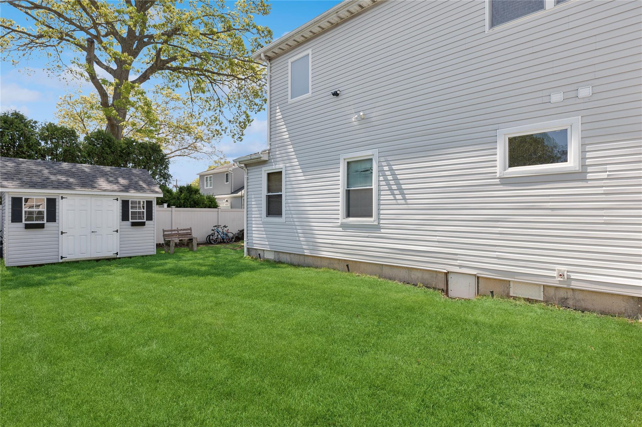 183 N Greene Avenue, Lindenhurst, New York image 29