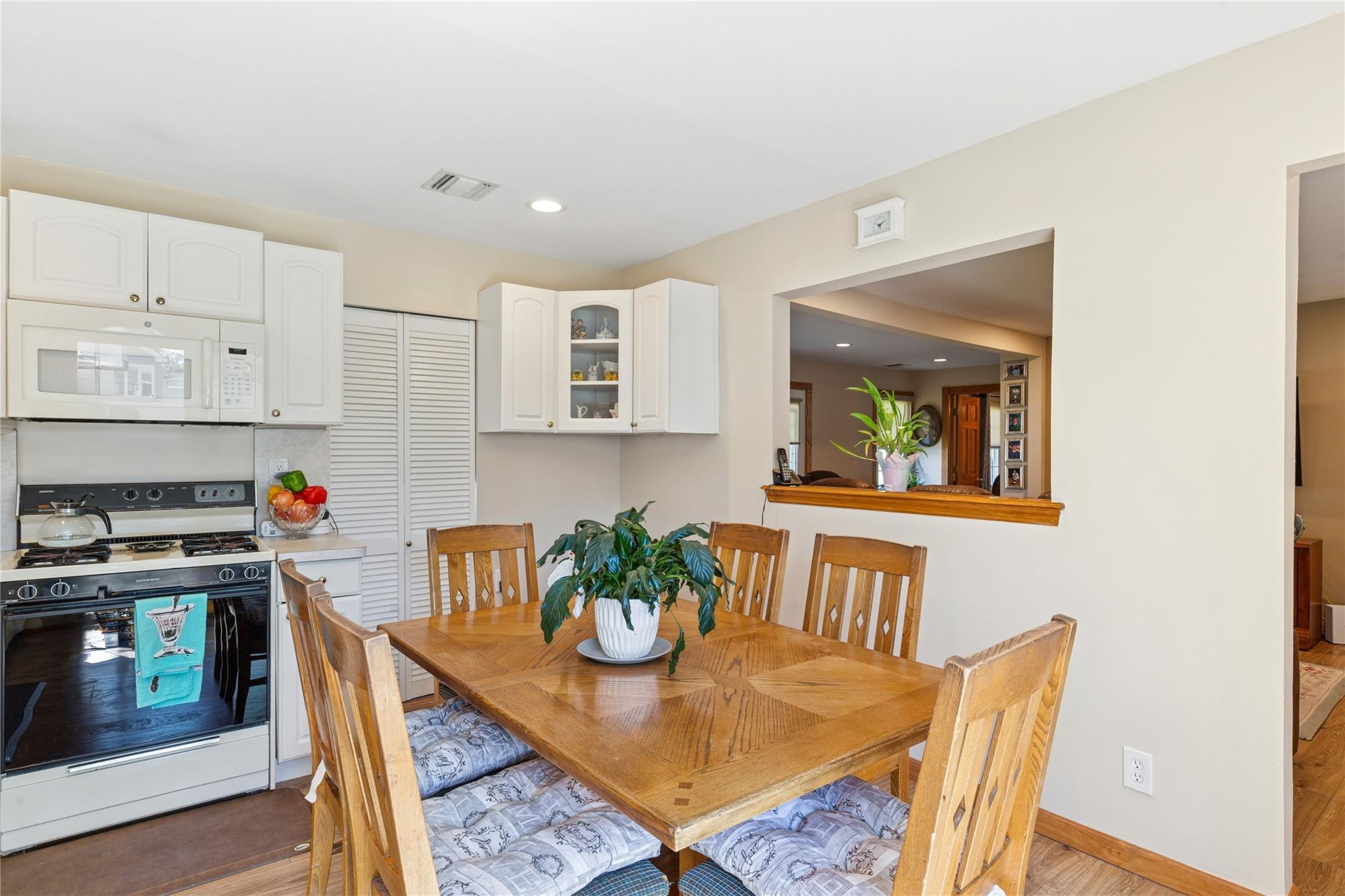 183 N Greene Avenue, Lindenhurst, New York image 12