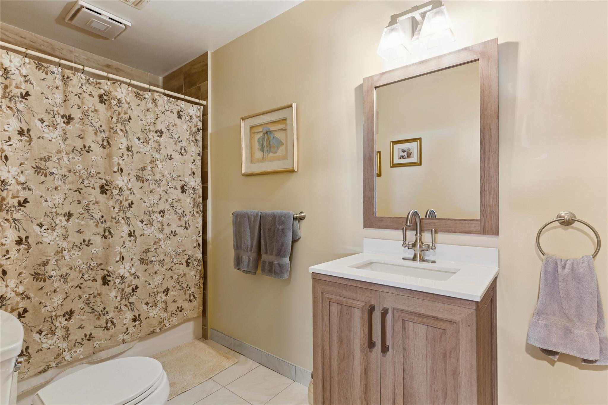 183 N Greene Avenue, Lindenhurst, New York image 27