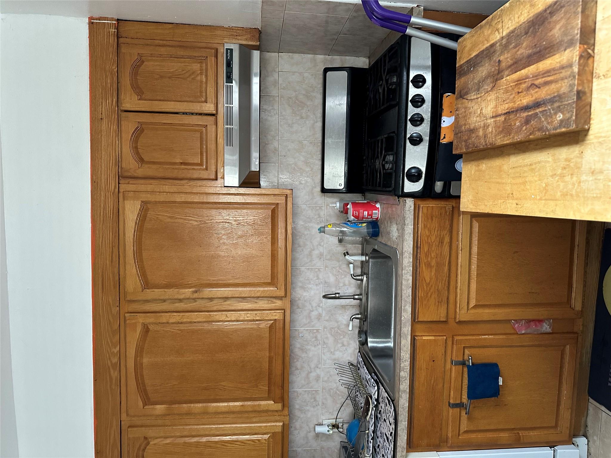 11551 209th Street, Cambria Heights, New York image 22