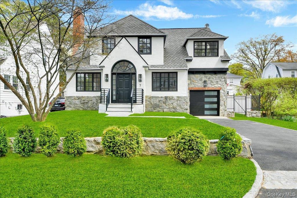 Photo of 7 Fernwood Avenue, Rye, NY 10580 (MLS # 989442)