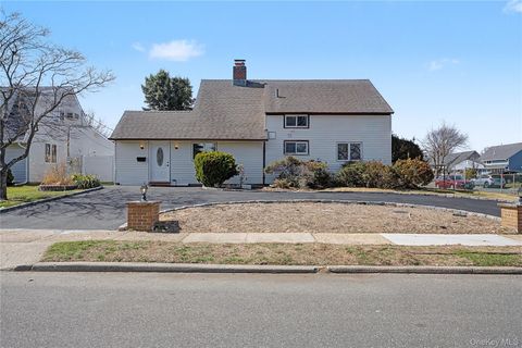 37 Fork Lane Hicksville NY 11801