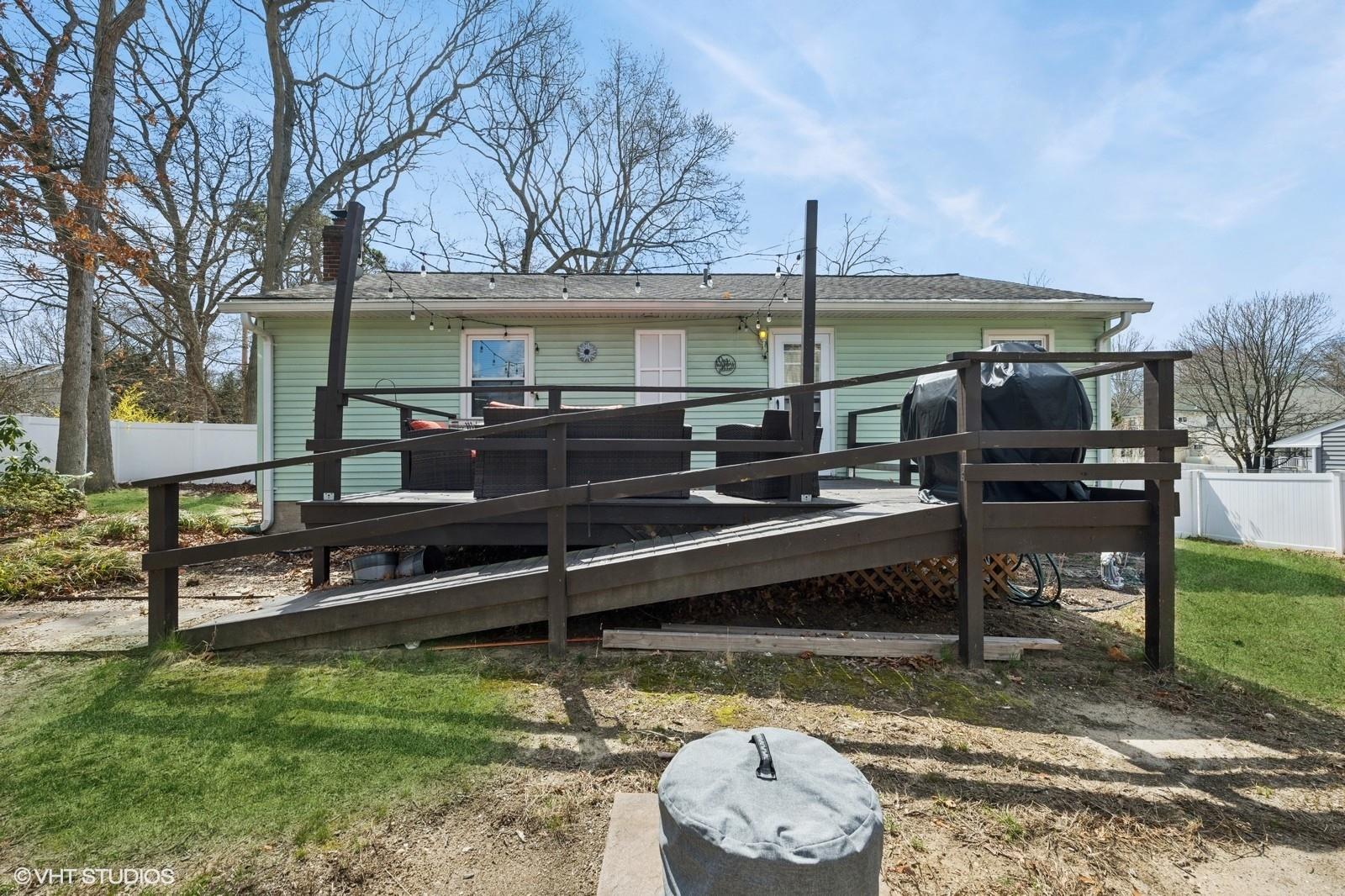 21 Garden Street, Centereach, New York image 30