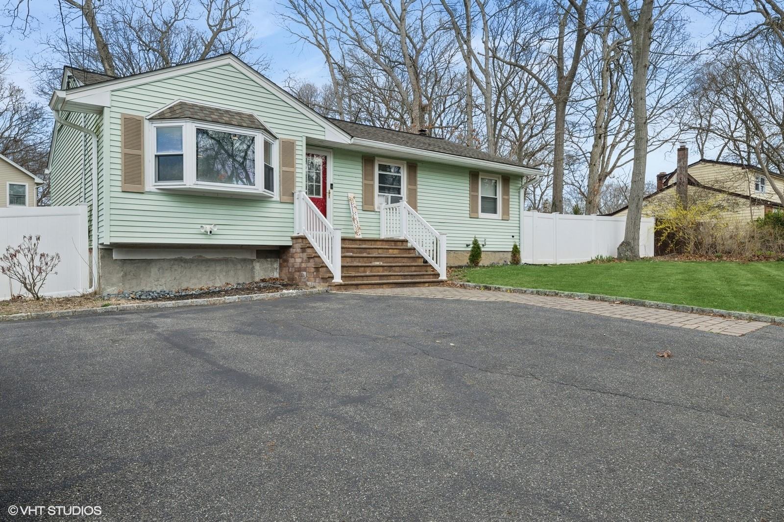 21 Garden Street, Centereach, New York image 1