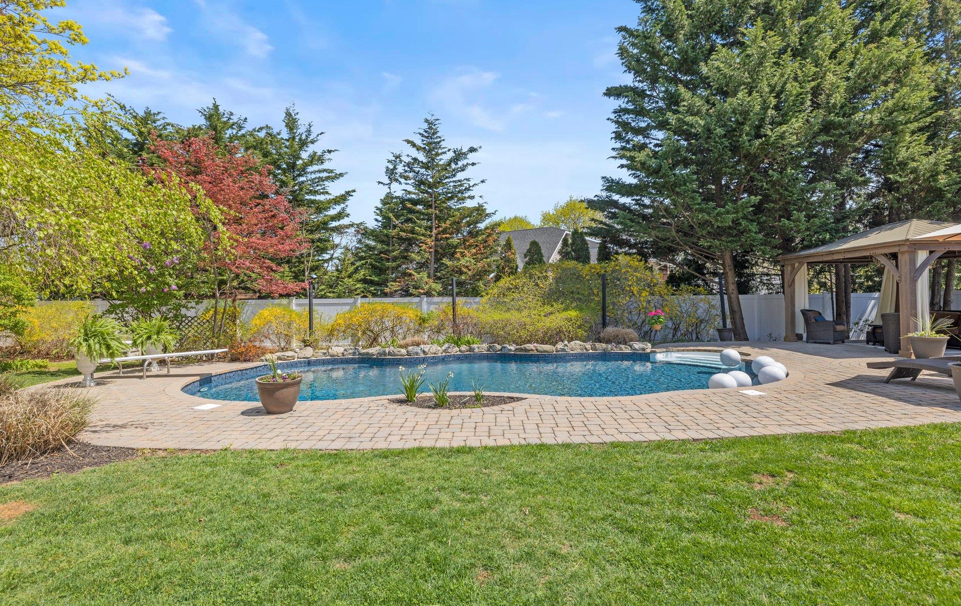 27 Bea Avenue, East Northport, New York image 17