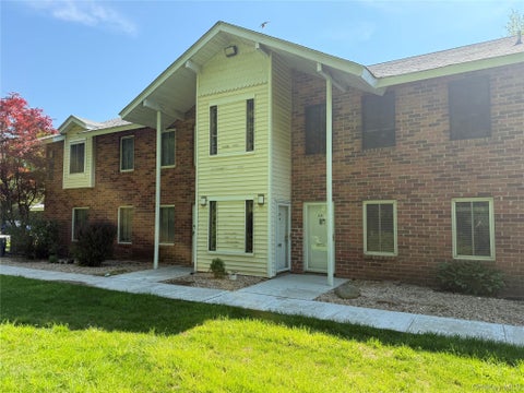 Homes For Sale - 5 Laramie Court Ct #5<br/> Coram, NY 11727