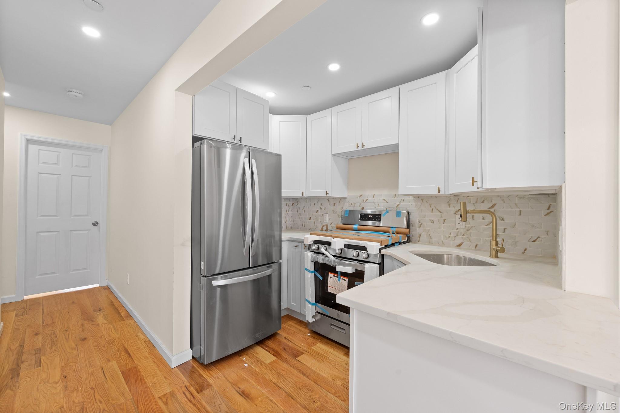 115-72A Newburg St