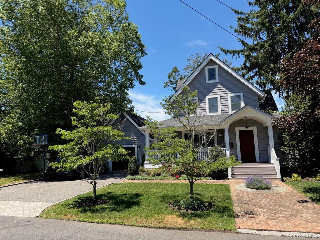 Photo of 23 Annetta Avenue, Northport, NY 11768 (MLS # 1019077)