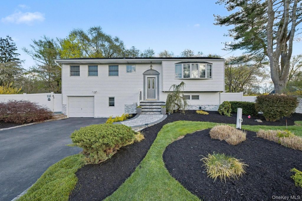 Photo of 27 Frontier Lane, East Northport, NY 11731 (MLS # 999548)