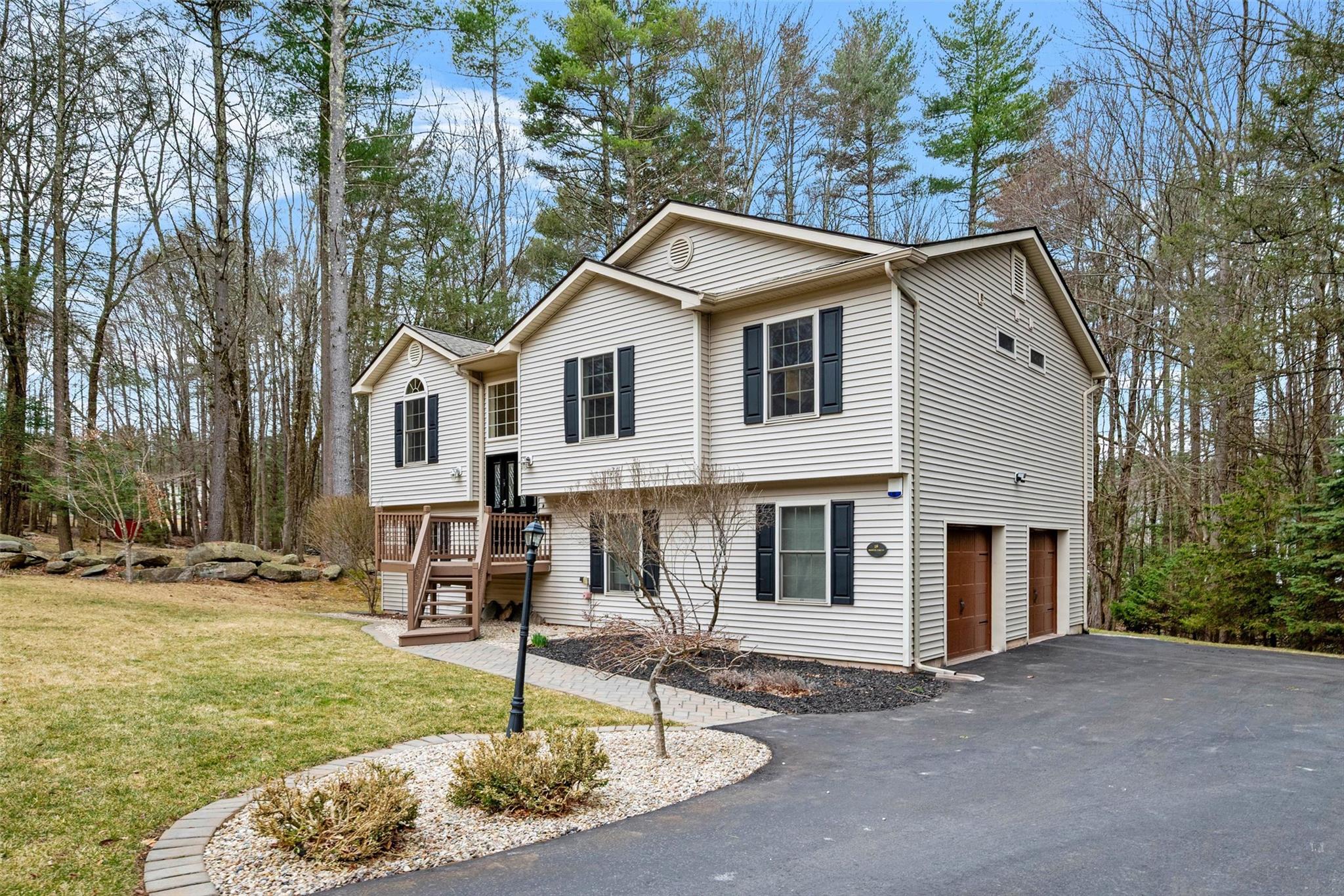 19 Bristol Circle, Rock Hill, New York image 2