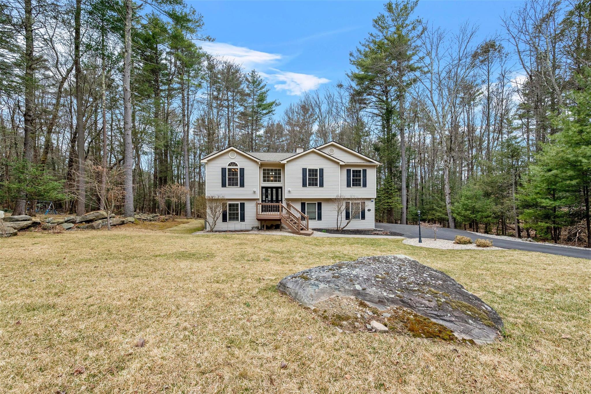 19 Bristol Circle, Rock Hill, New York image 3