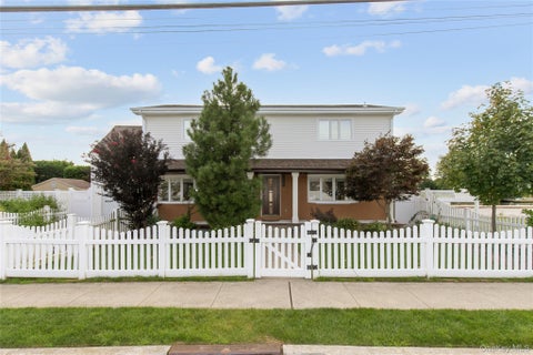 Homes For Rent - 60 Alhambra Road<br/> Nassau County, Massapequa, NY 11758