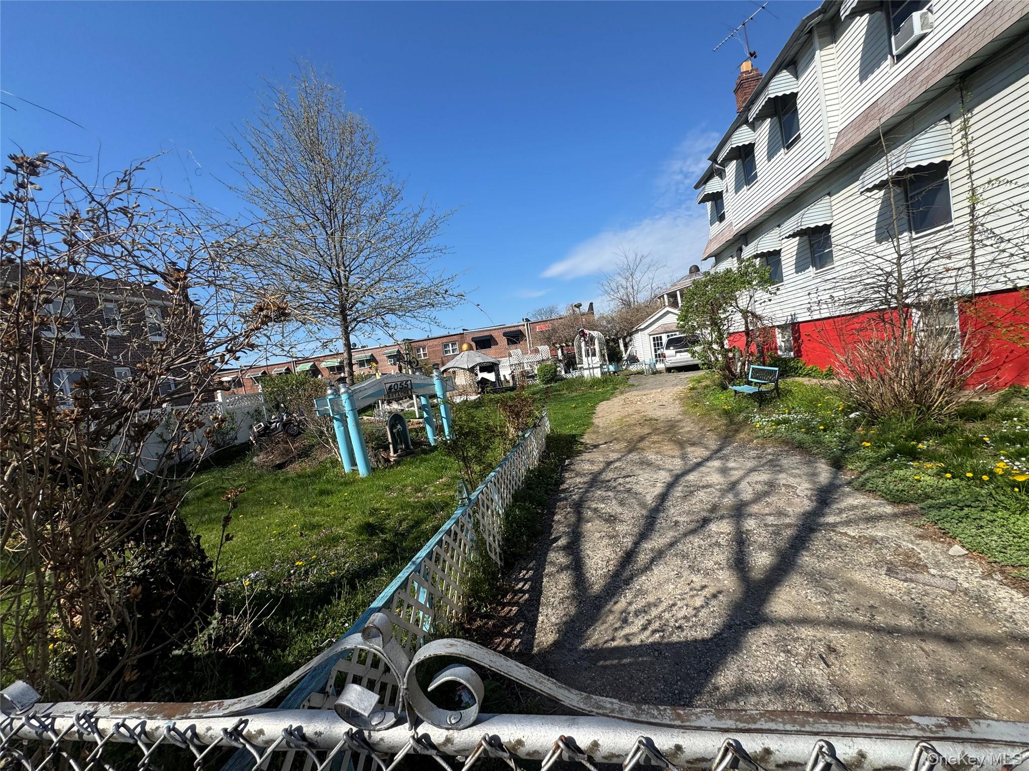 4055 -4059 Murdock Avenue