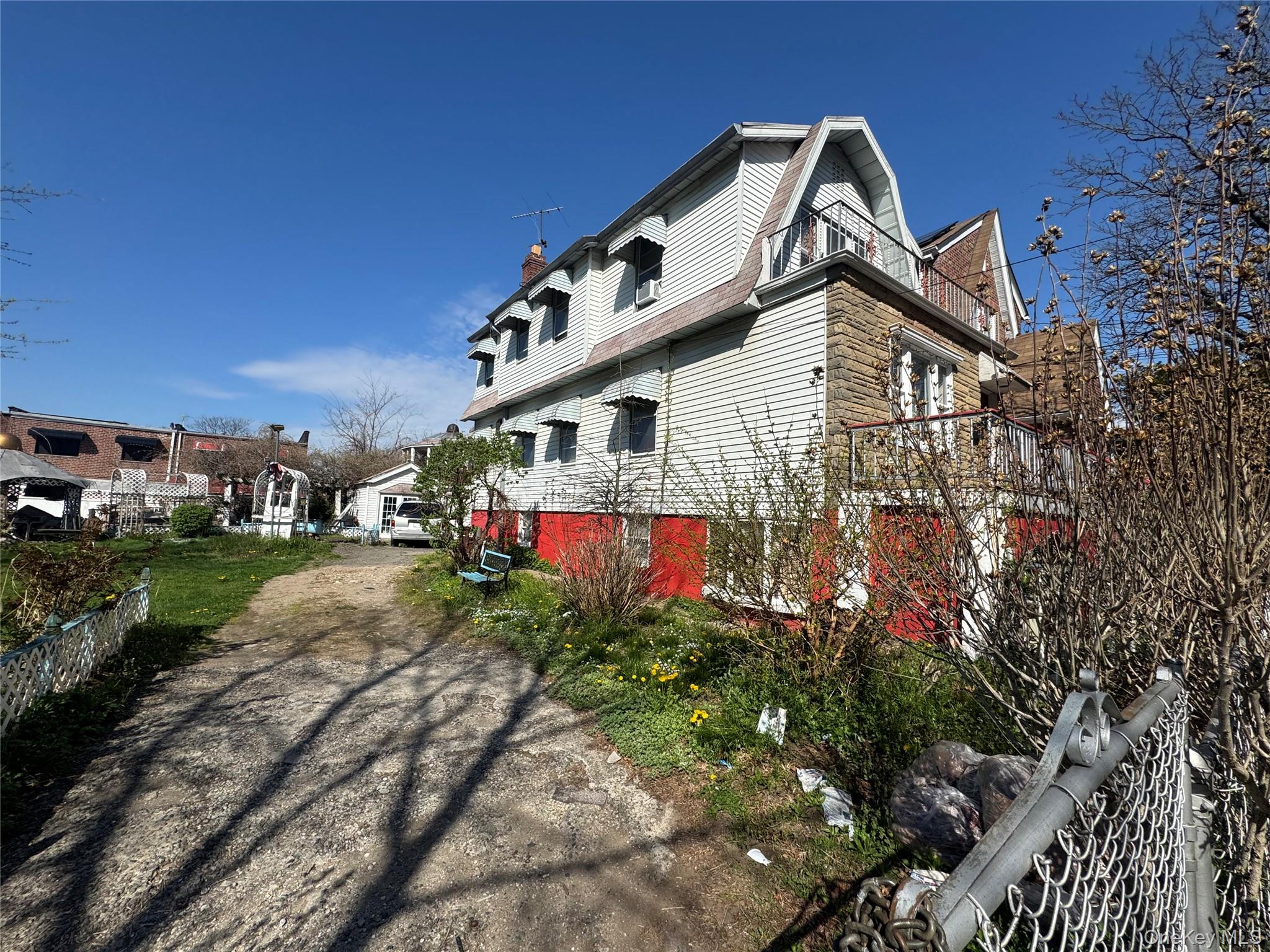 4055 -4059 Murdock Avenue