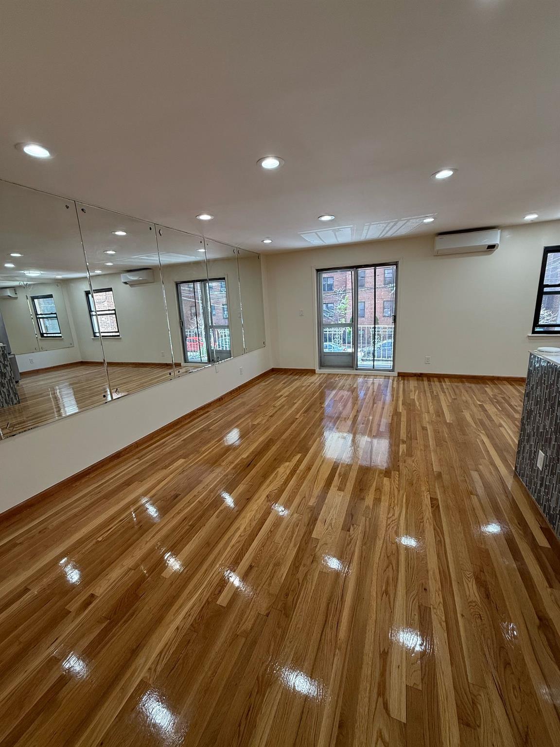 Rental Property at Booth Street 2nd Floor, Rego Park, Queens, NY - Bedrooms: 3 
Bathrooms: 2 
Rooms: 5  - $4,500 MO.